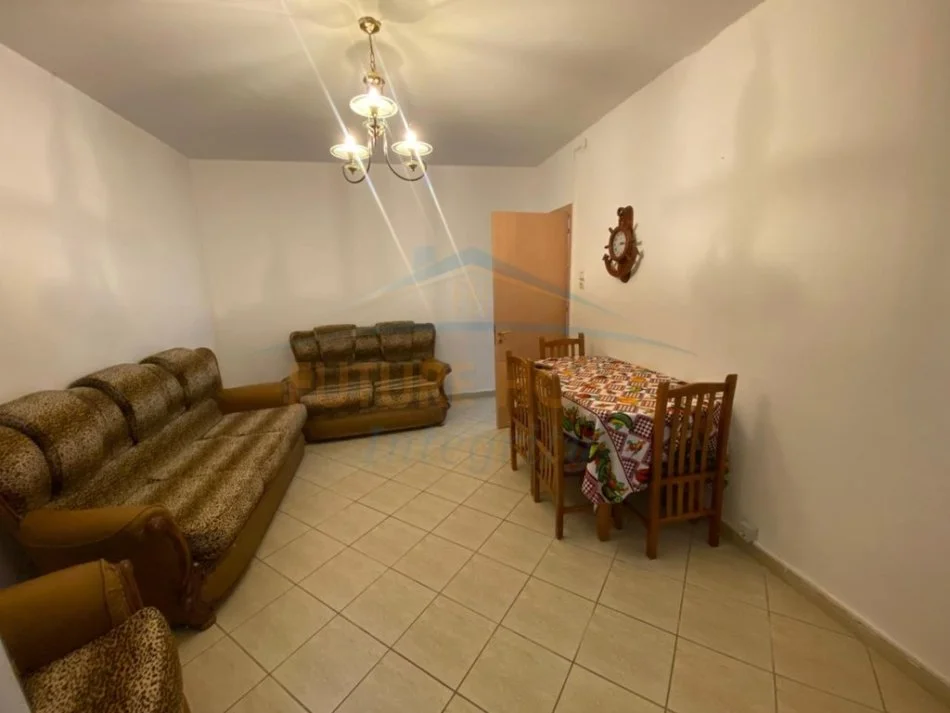 Qera, Apartament 1+1, Pallati me Shigjeta, Tiranë.