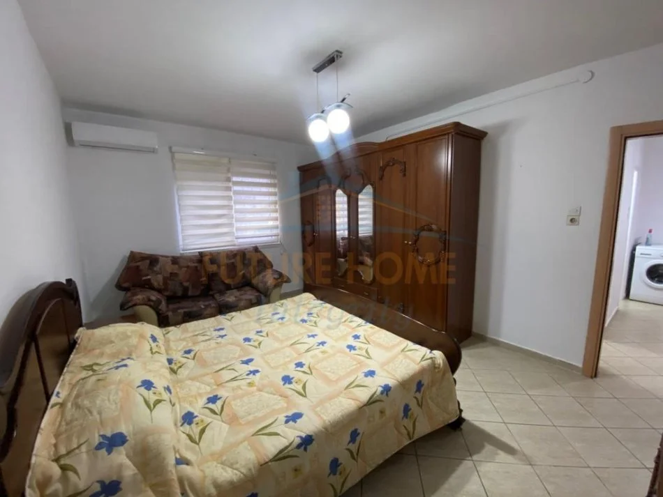 Tirane, jepet me qera apartament 1+1 Kati 1, 59 m² 400 € (Pallati Me Shigjeta)