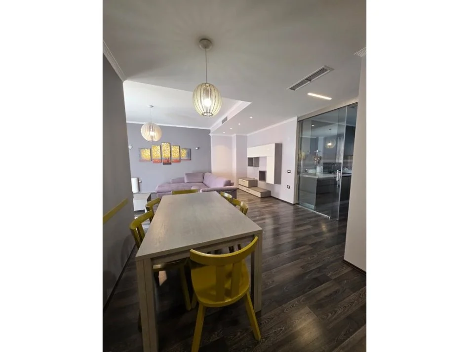 Tirane, jepet me qera apartament 2+1 Kati 3, 110 m² 1.400 € 