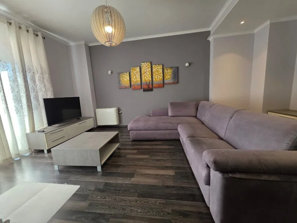 Tirane, jepet me qera apartament 2+1 Kati 3, 110 m² 1.400 € 