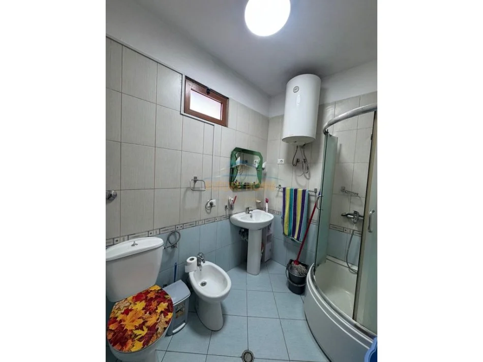 Tirane, jepet me qera 2+1+Ballkon , 125 m² 550 € (Siri Kodra)