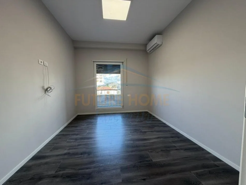 Tirane, shitet apartament 2+1+Ballkon Kati 2, 87 m² 210.000 € 
