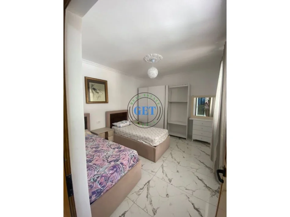 Durres, jepet me qera apartament 3+1 Kati 1, 130 m² 600 € (Gjykata, Durres)