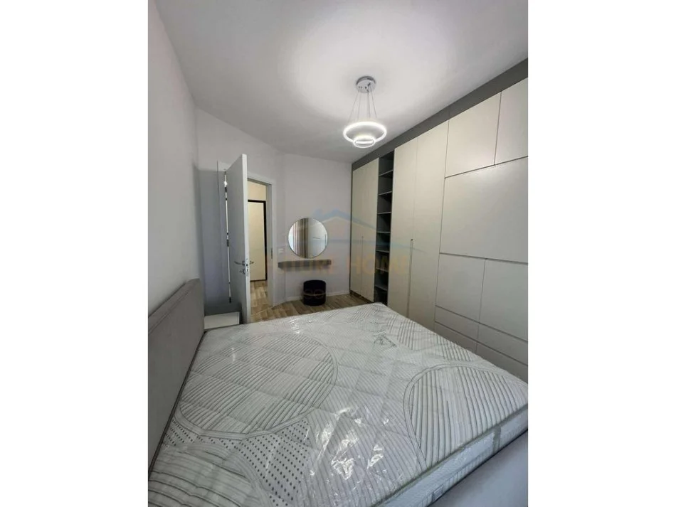 Tirane, jepet me qera apartament 1+1+Ballkon Kati 3, 68 m² 550 € (Bulevardi Migjeni)