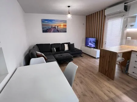 Tirane, jepet me qera apartament 1+1 Kati 2, 58 m² 500 € (Shkolla e Baletit)