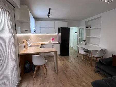 Tirane, jepet me qera apartament 1+1 Kati 2, 58 m² 500 € (Shkolla e Baletit)