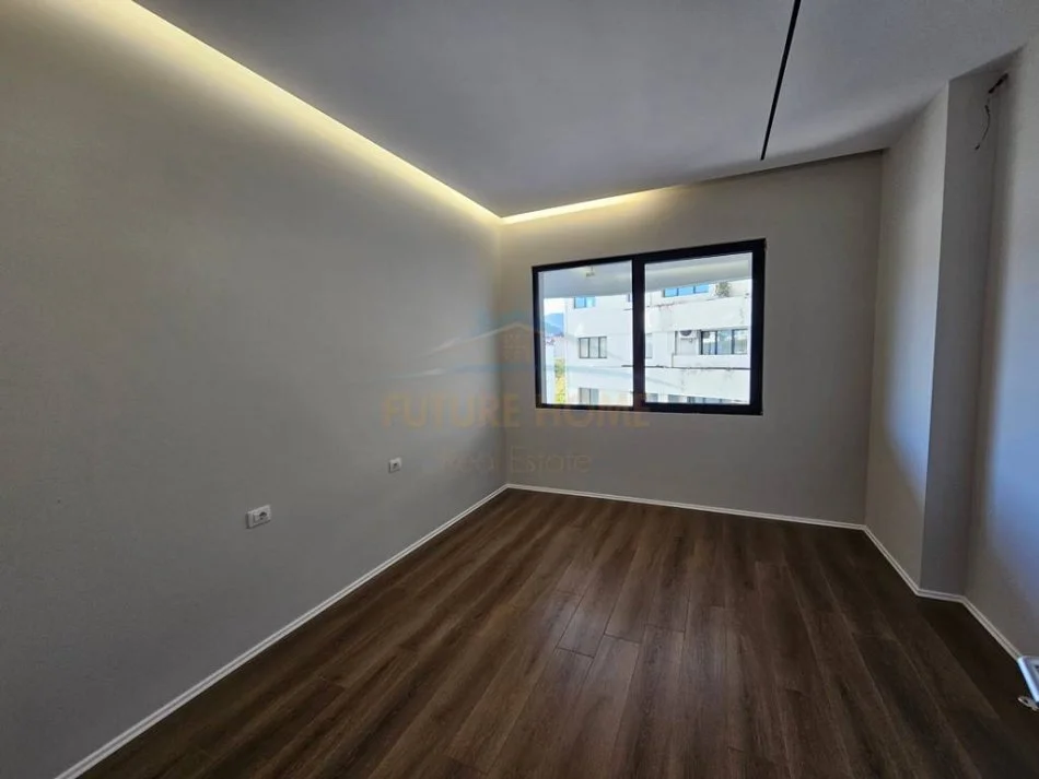 Tirane, jepet me qera apartament 2+1 Kati 4, 113 m² 1.100 € (Vasil Shanto)