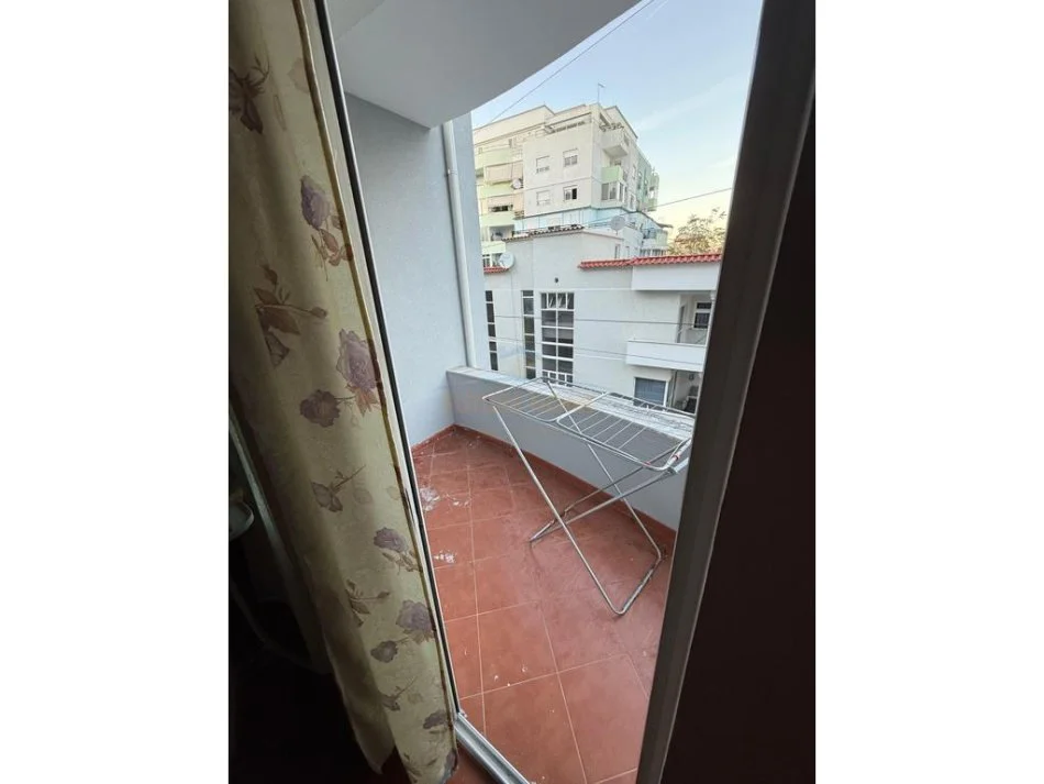 Tirane, jepet me qera apartament 2+1 Kati 2, 85 m² 500 € (Kodra e Diellit, Tirane)