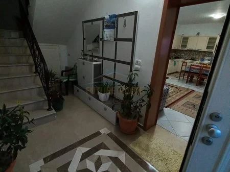 Vlore, jepet me qera apartament 2+1 Kati 1, 64 m² 300 € 