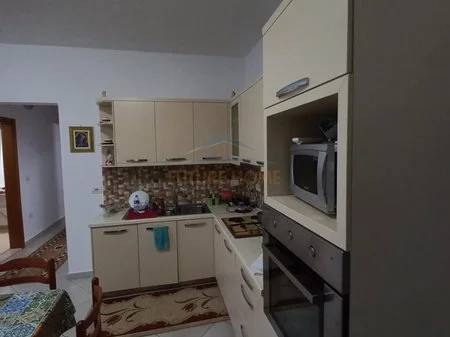 Vlore, jepet me qera apartament 2+1 Kati 1, 64 m² 300 € 