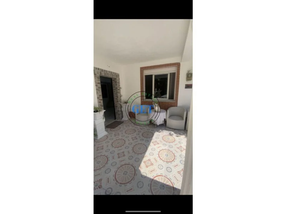 Durres, jepet me qera apartament 3+1 Kati 1, 130 m² 600 € (Gjykata, Durres)