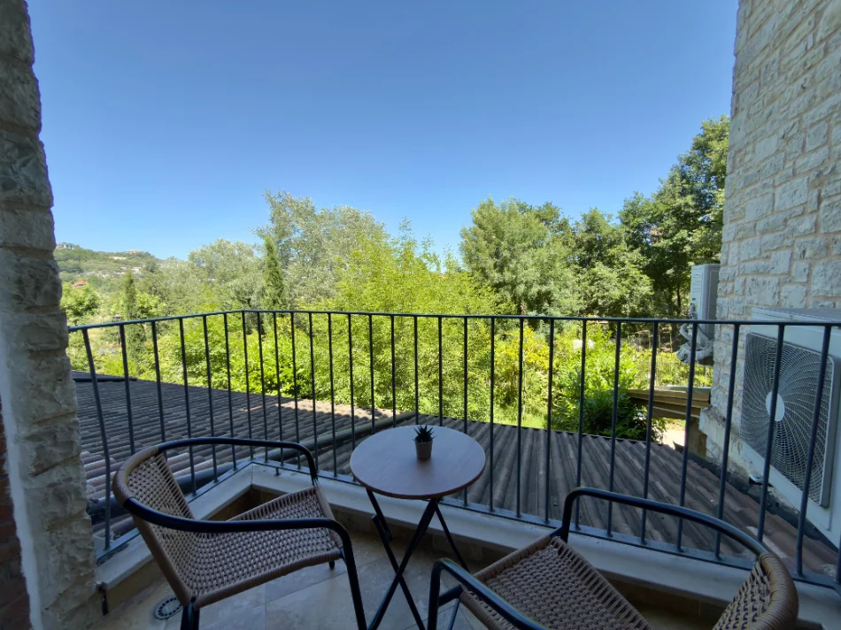Tirane, jepet me qera apartament 2+1+Ballkon Kati 2, 120 m² 1.200 € (Secret Garden Residence)