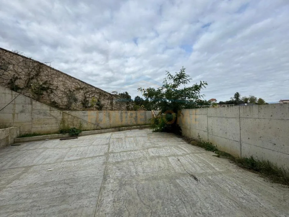 Tirane, shitet Vile 3 Katshe Kati 3, 368 m² 700.000 € (Mjull Bathore)