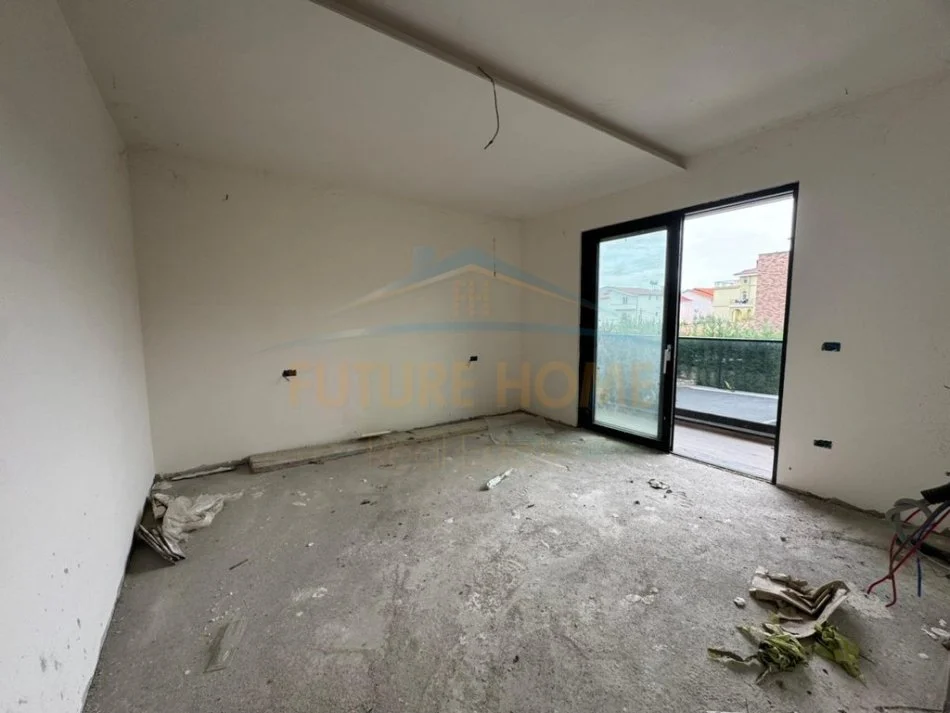 Tirane, shitet Vile 3+1+Ballkon , 368 m² 700.000 € (MJULL BATHORE)