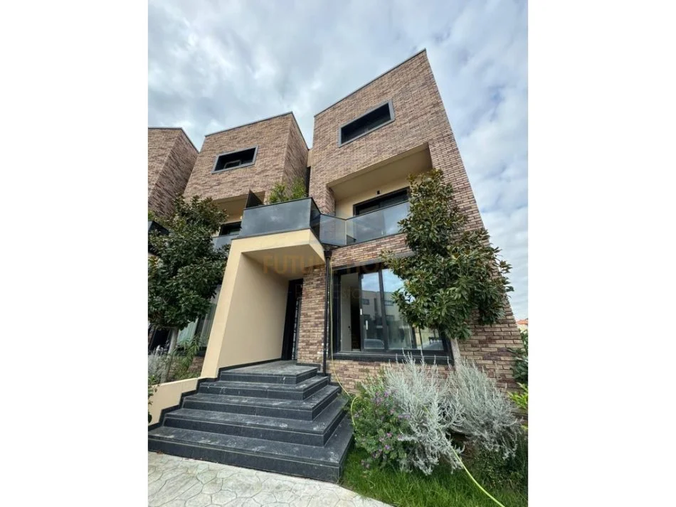 Tirane, shitet Vile 3+1+Ballkon , 368 m² 700.000 € (MJULL BATHORE)