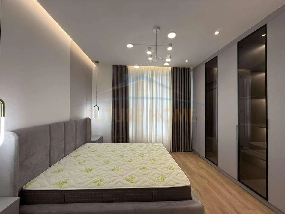 Tirane, jepet me qera apartament 2+1+Ballkon+Post Parkimi  Kati 3, 110 m² 900 € (BULEVARDI RI)   UNA59342