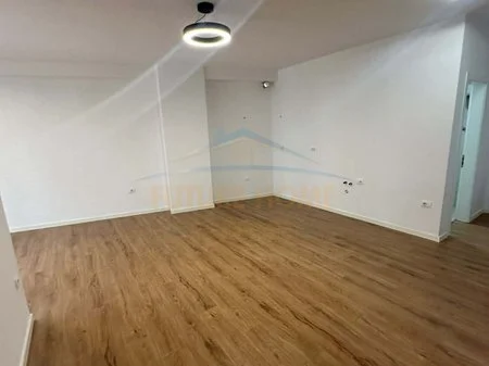 Tirane, shitet apartament 2+1 Kati 7, 88 m² 149.000 € (UNAZA RE ,KOMPLEKSI JOLLA)