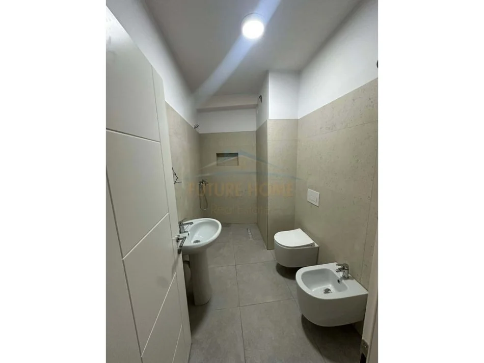 Tirane, shitet apartament 2+1+Ballkon Kati 7, 89 m² 149.000 € (Post Parkimi , Astir, Kompleksi Jolla 2)