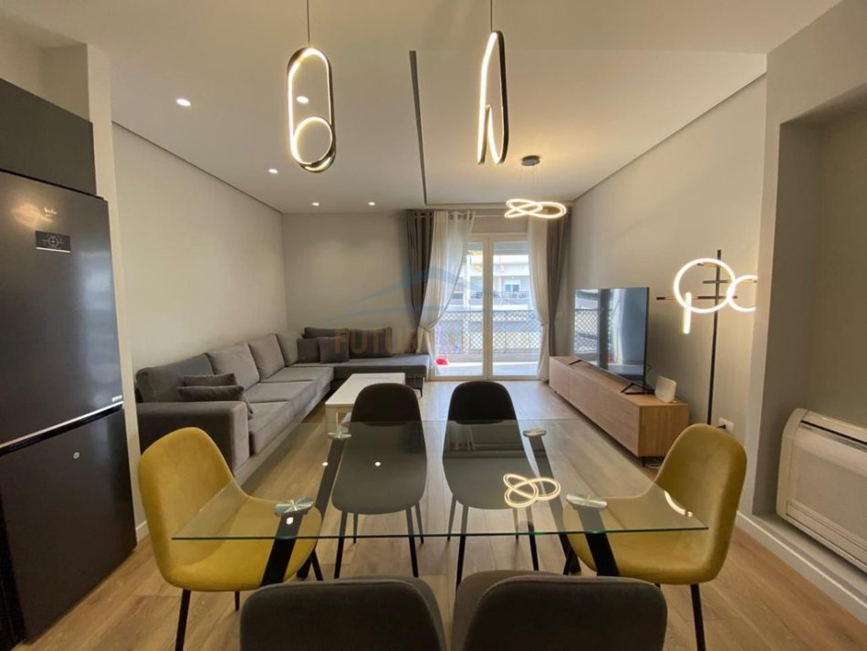 Tirane, jepet me qera apartament 2+1 Kati 5, 110 m² 1.000 € 