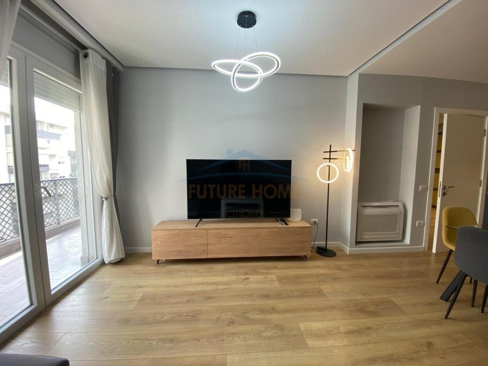 Tirane, jepet me qera apartament 2+1 Kati 5, 110 m² 1.000 € 