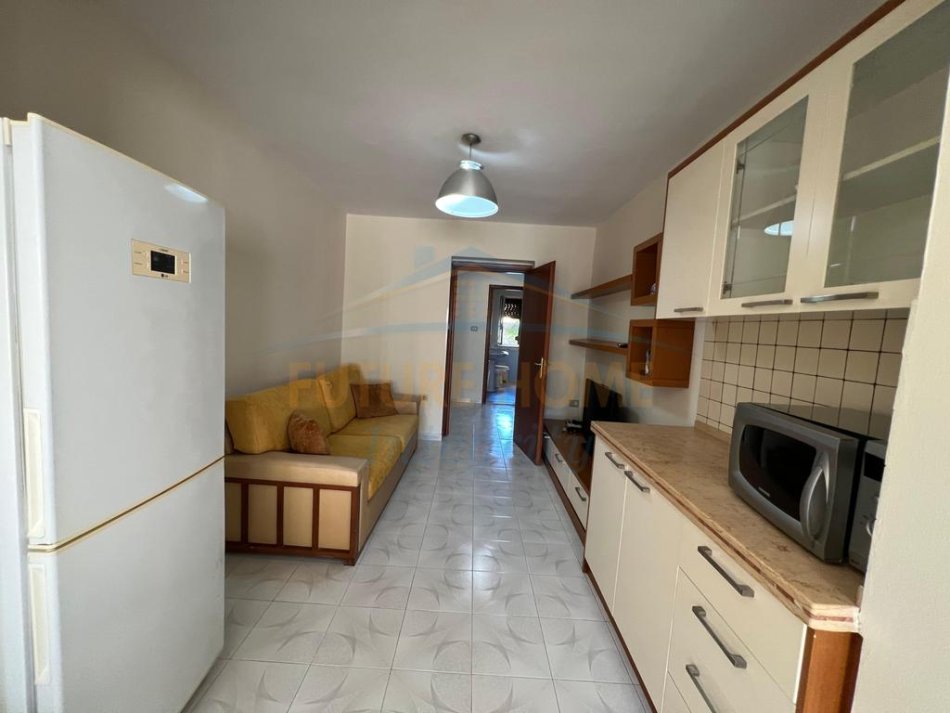 Tirane, jepet me qera apartament 2+1 Kati 3, 650 € (Shkolla e Baletit)