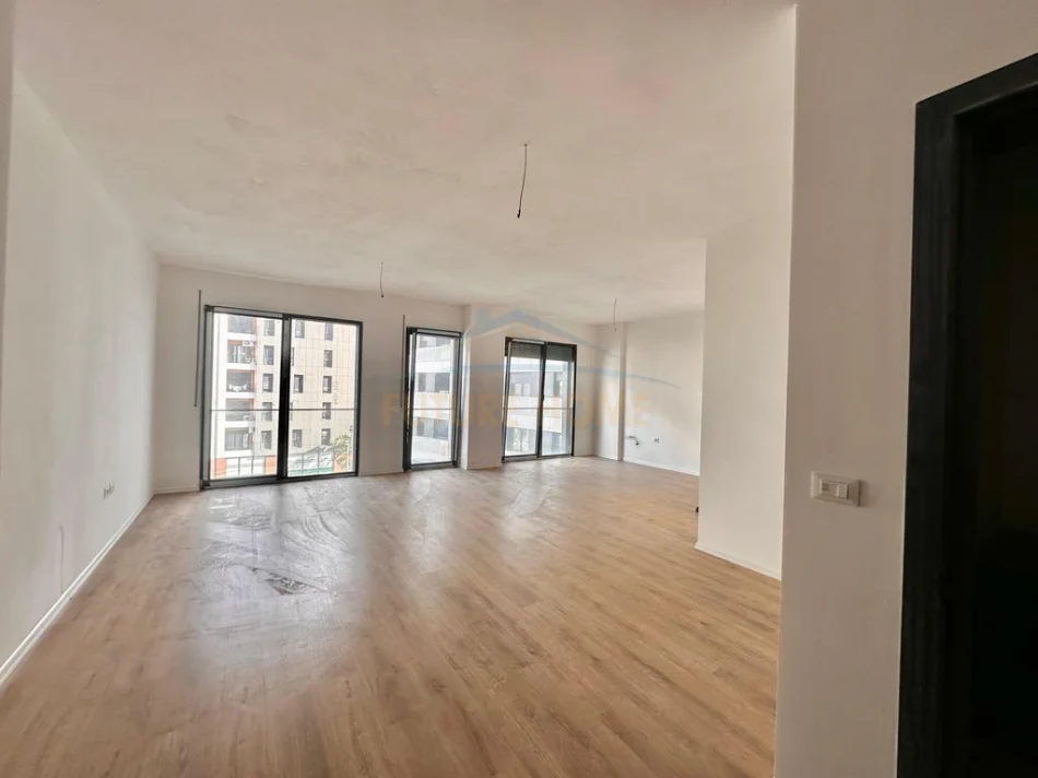Tirane, shitet apartament 2+1+Ballkon Kati 5, 104 m² 187.000 € (Parallel Living, Don Bosko)