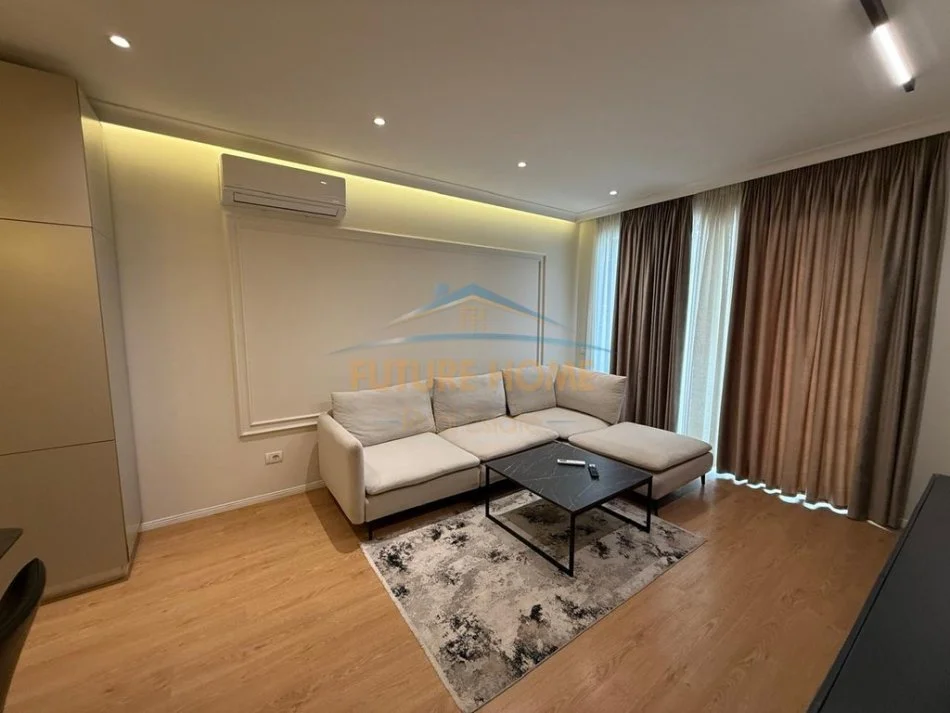 Tirane, shes apartament 2+1+Aneks+Ballkon Kati 8, 111 m² 217000€