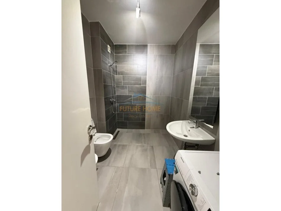 Tirane, shes apartament 2+1+Aneks+Ballkon Kati 8, 111 m² 217000€