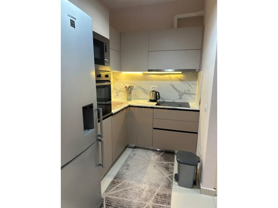 Tirane, shitet apartament 1+1+Ballkon Kati 0, 66 m² 270.000 € (Hamallaj)
