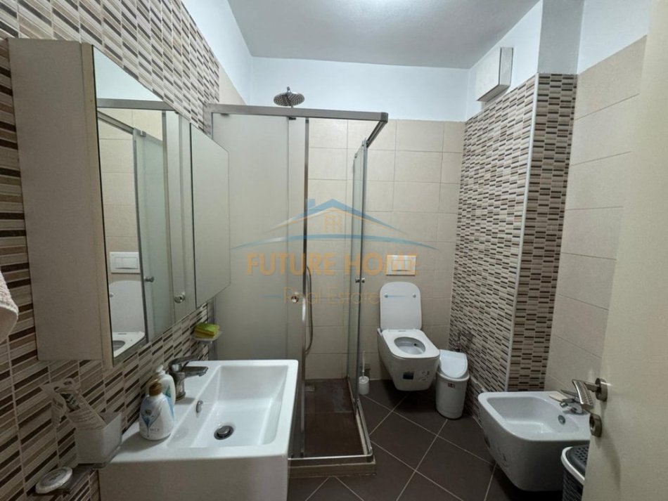 Tirane, jepet me qera apartament 2+1 Kati 2, 100 m² 499 € (LONI LIGORI)