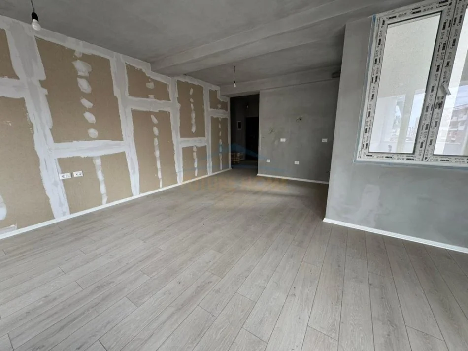 Tirane, shitet apartament 2+1+Ballkon Kati 5, 126 m² 235.000 € (River Residence, Unaza e Re)