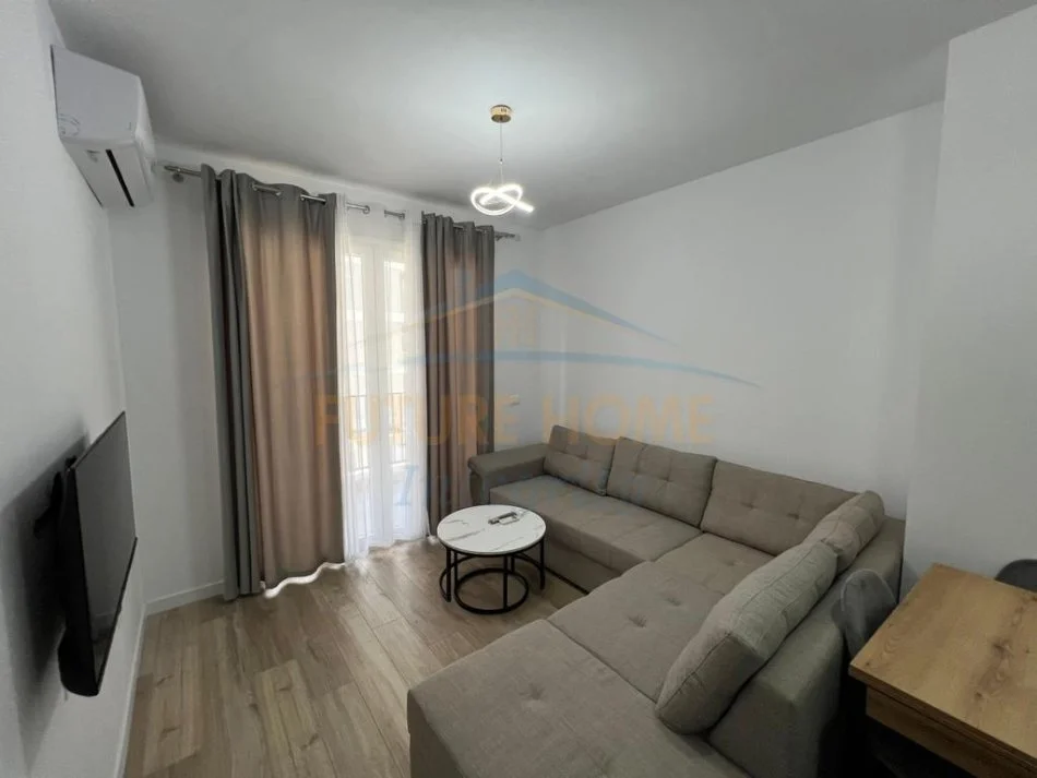 Tirane, jepet me qera apartament 1+1+Ballkon Kati 2, 52 m² 400 € 