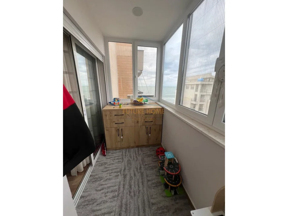 Durres, jepet me qera apartament 2+1+Ballkon Kati 6, 77 m² 650 € (SHKEMBI KAVAJES)