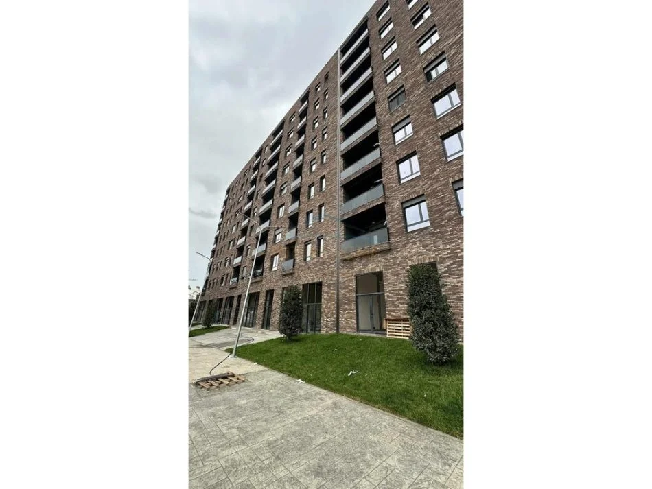 Tirane, shitet apartament 3+1 Kati 5, 121 m² 175.305 € (Rruga 5 maji)
