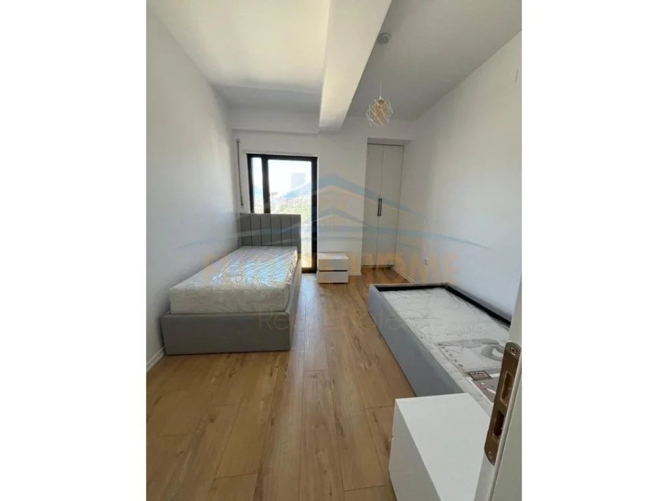 Tirane, jepet me qera apartament 2+1 Kati 2, 78 m² 600 € 