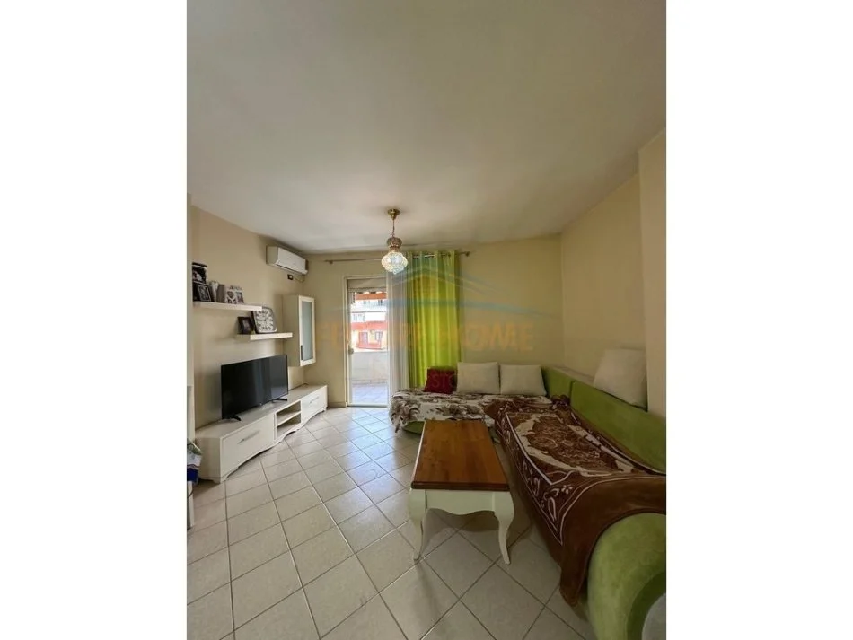 Tirane, shes apartament 2+1+Ballkon , 104 m² 140.000 €