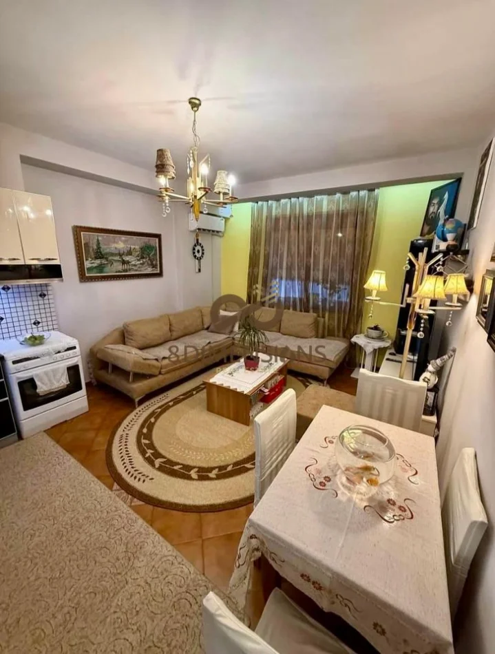 Tirane, jepet me qera apartament 1+1 Kati 6, 55 m² 430 € 