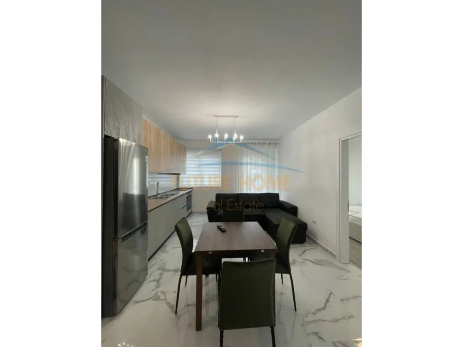 Tirane, jepet me qera apartament 2+1+Aneks+Ballkon Kati 4, 71 m² 700 € (GREEN TARRACE LIQENI I THAT)