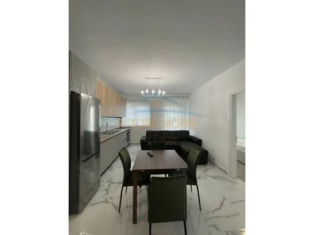 Tirane, jepet me qera apartament 2+1 Kati 4, 71 m² 600 € 