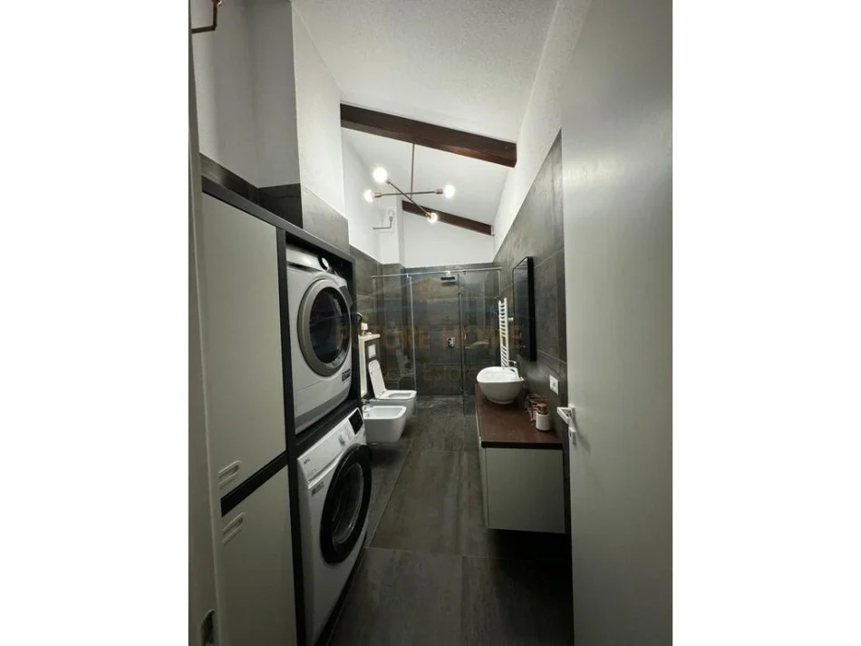 Tirane, shitet apartament 3+1+Ballkon Kati 3, 113 m² (TEG)