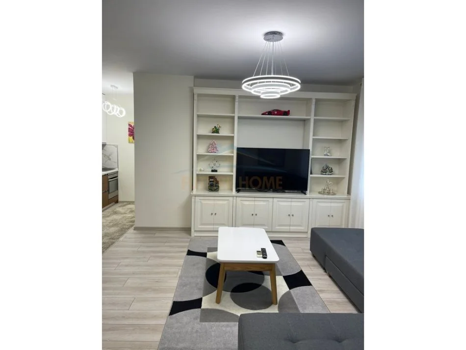 Tirane, jepet me qera apartament 1+1 Kati 8, 70 m² 1.000 € 