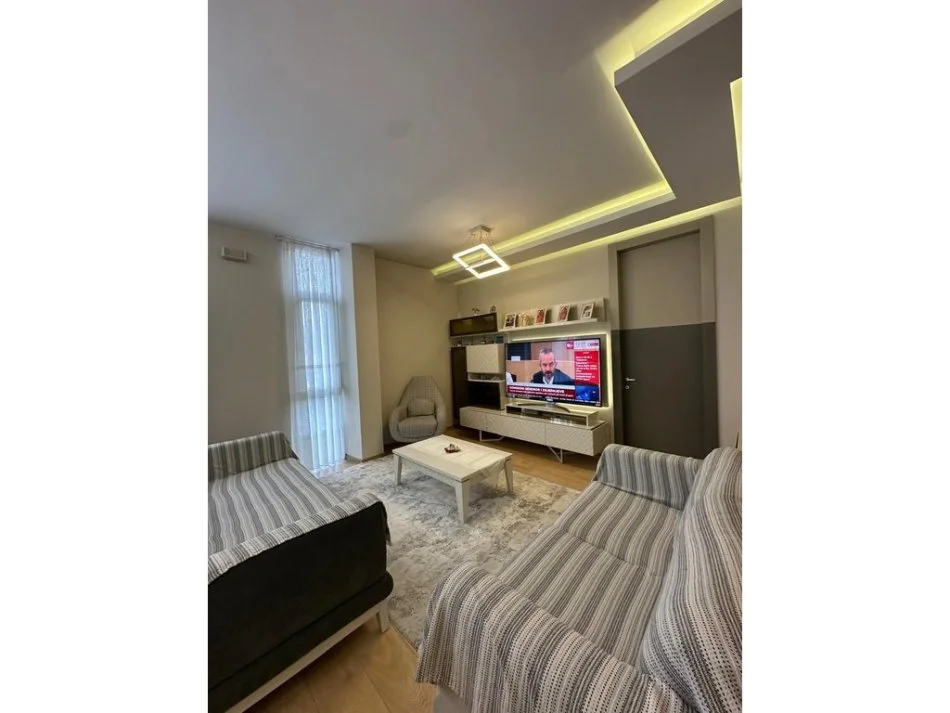 Tirane, shitet apartament 2+1+2+Ballkon Kati 3, 111 m² 350.000 € (Komuna e Parisit, Kompleksi Kika 2)