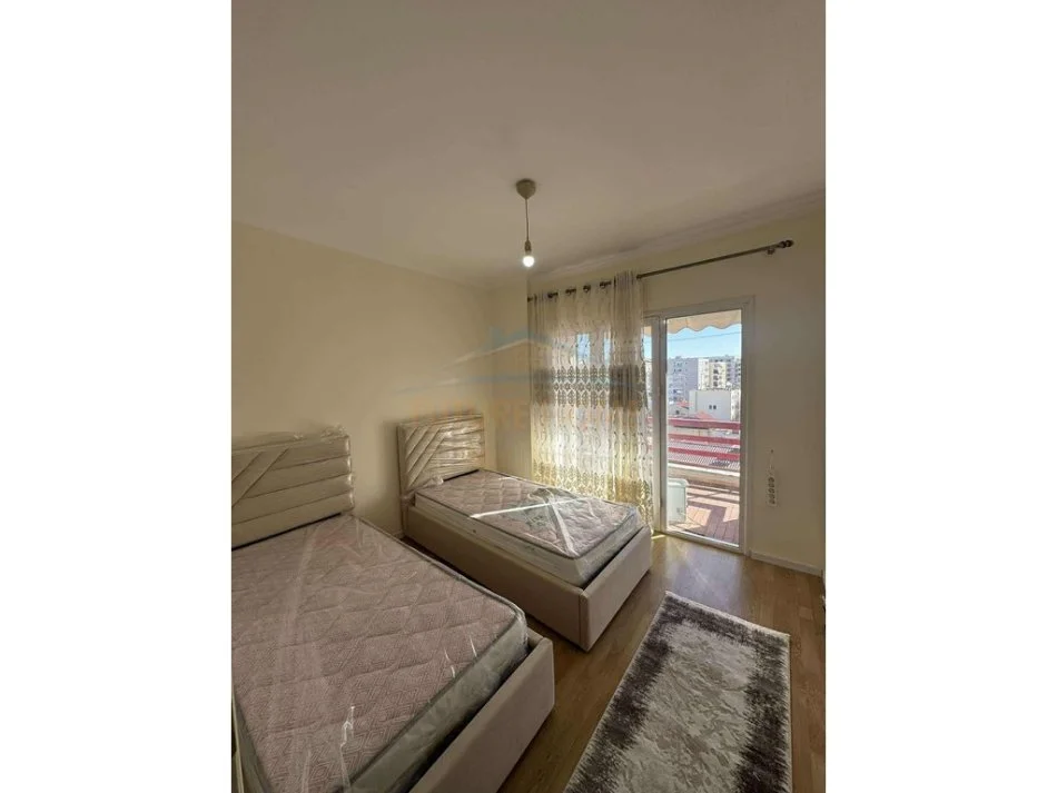 JEPET ME QERA APARTAMENT 2+1 TEK 5MAJI