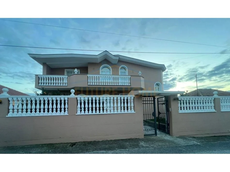 Gjiri Lalezit | Hamallaj, shitet shtepi 2 Katshe , 568 m² 220.000 € (Manez)