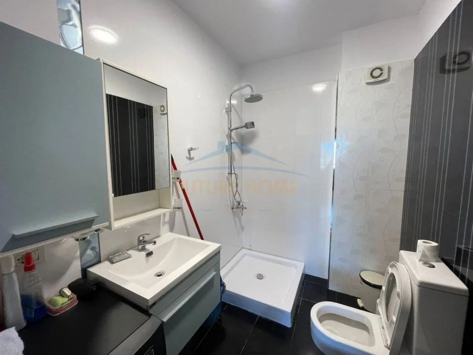 Tirane, shitet apartament 2+1+Ballkon Kati 5, 104 m² 157.000 € (Unaza e Re/ Astir, Vila L)