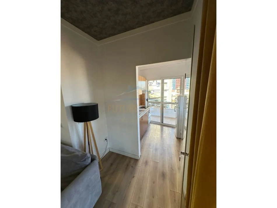 Tirane, shitet apartament 1+1+Ballkon Kati 5, 85 m² (Rruga e Barrikadave)