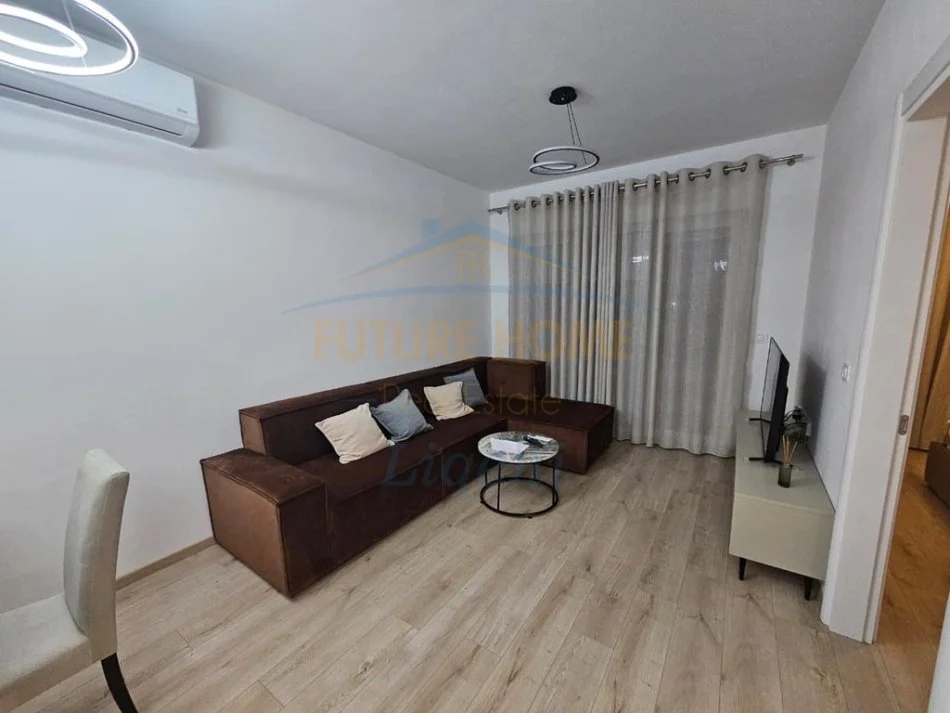 Tirane, qera, apartament 2+1+Ballkon Kati 1, 65 m² (Liqeni i Thate, Park Life.)