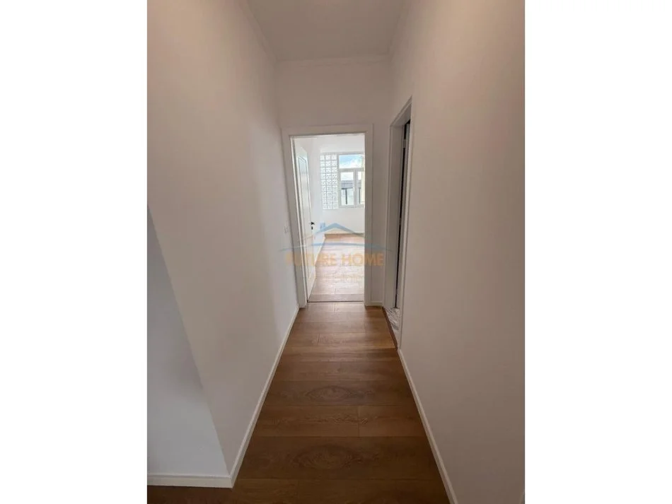 Tirane, shitet 2+1+Ballkon Kati 7, 218.000 € 