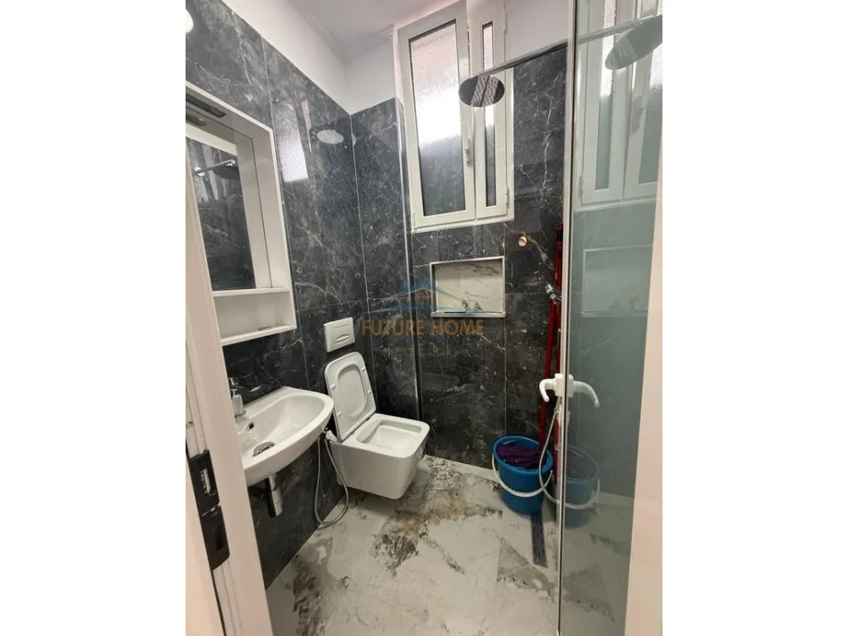 Tirane, shitet apartament 2+1+2+Ballkon Kati 7, 93 m² 218.000 € (Rruga Mine Peza)