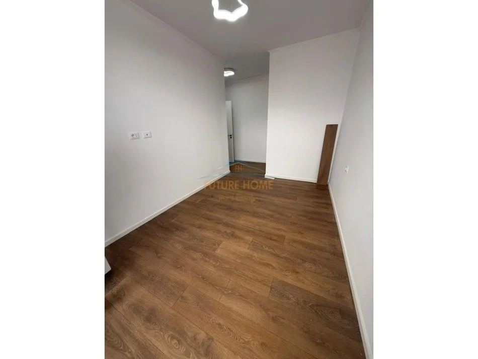 Tirane, shitet apartament 2+1+2+Ballkon Kati 7, 93 m² 218.000 € (Rruga Mine Peza)